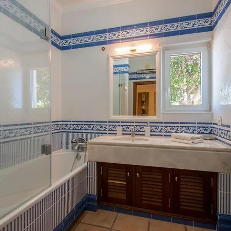 Villa Mujeira *