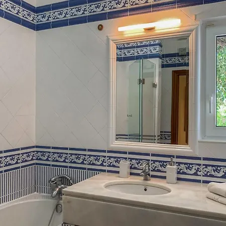 Villa Mujeira *