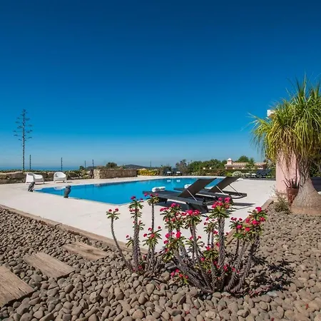 Mujeira Villa *